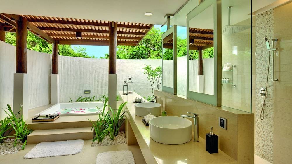 Hideaway Beach Resort & Spa