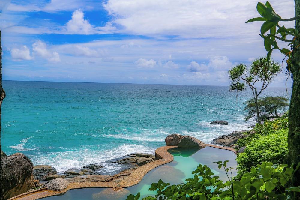 Mom Tri's Villa Royale