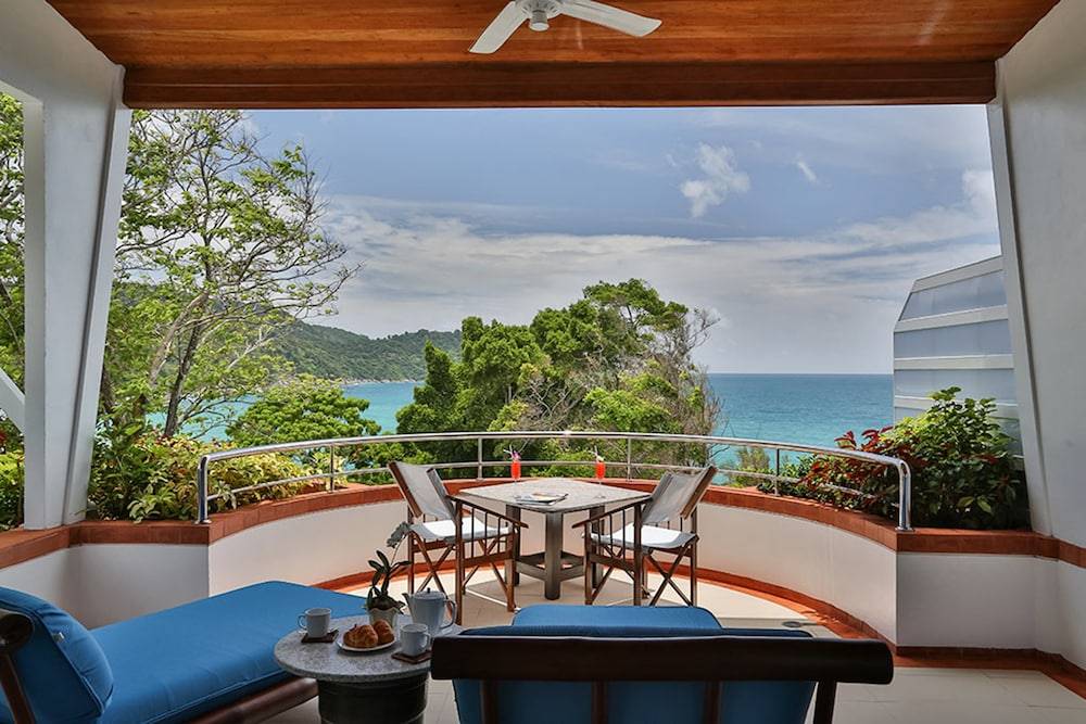 Mom Tri's Villa Royale