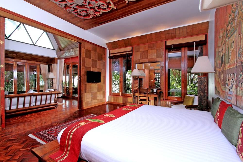 Mom Tri's Villa Royale