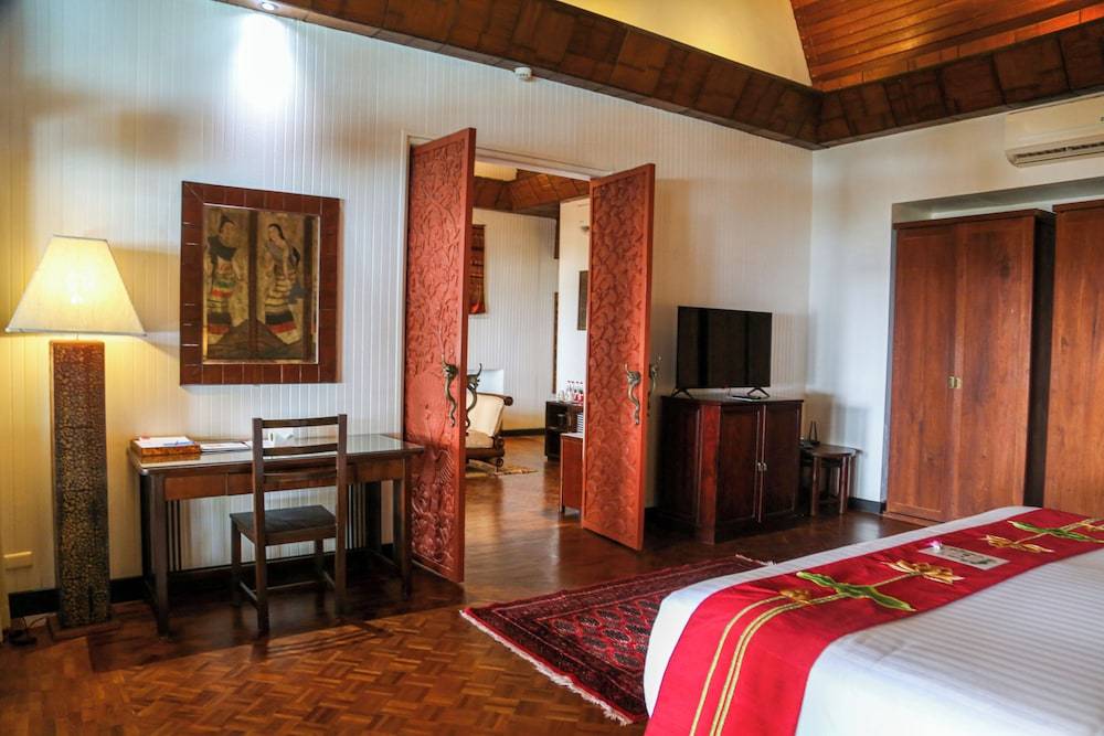 Mom Tri's Villa Royale