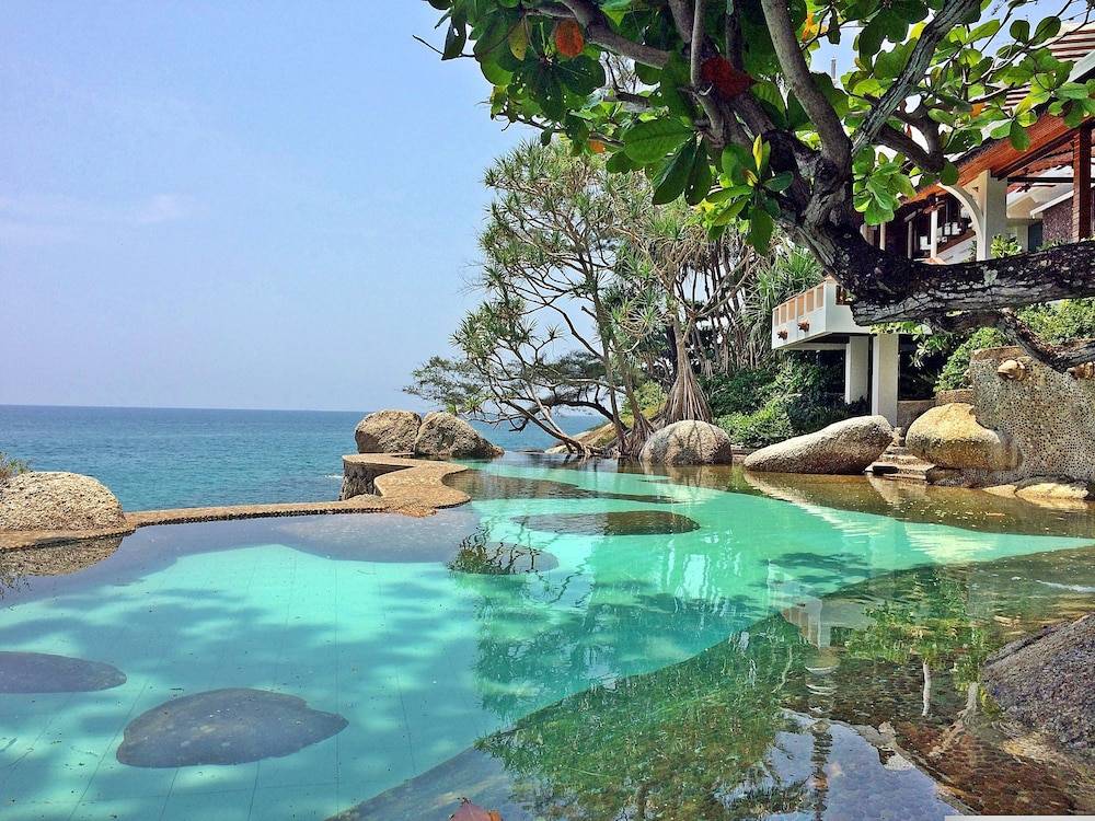 Mom Tri's Villa Royale