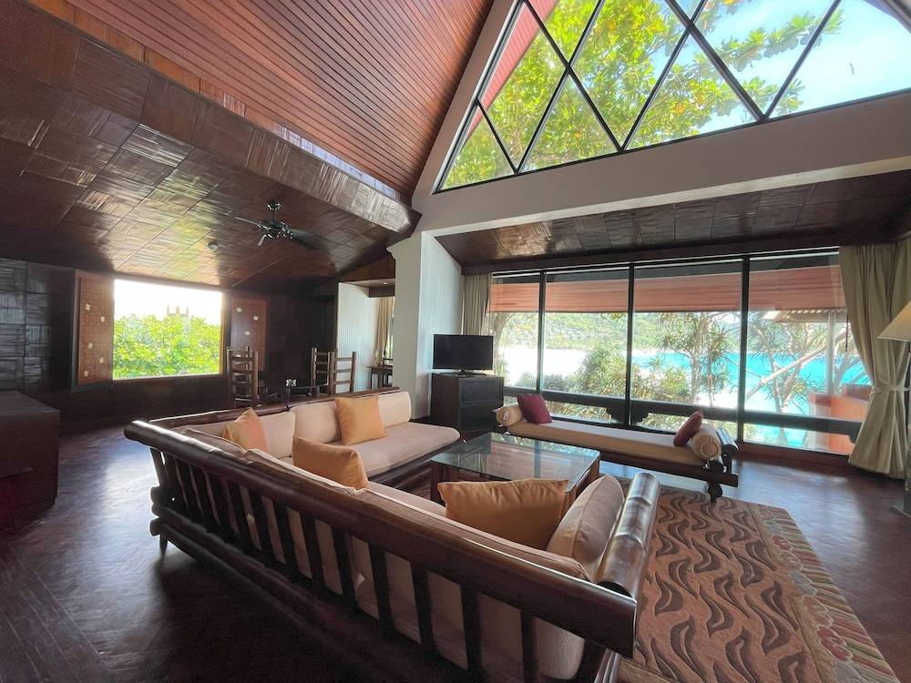 Mom Tri's Villa Royale