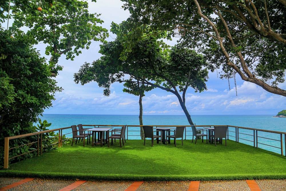 Mom Tri's Villa Royale