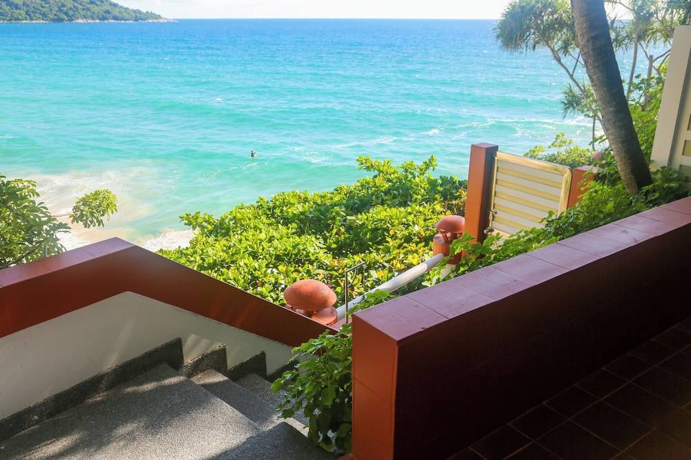 Mom Tri's Villa Royale