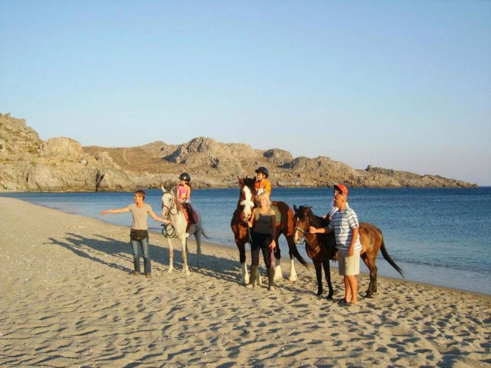 Alianthos Beach Hotel