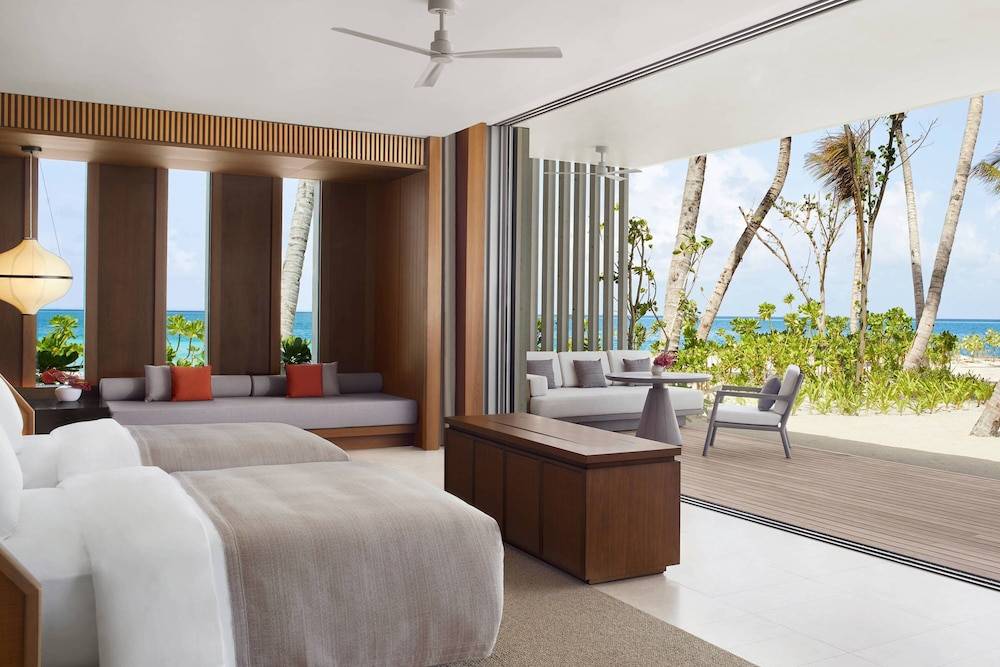 The Ritz-Carlton Maldives, Fari Islands