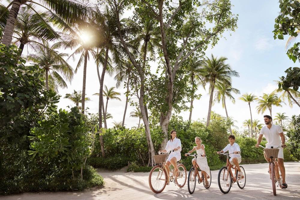 The Ritz-Carlton Maldives, Fari Islands