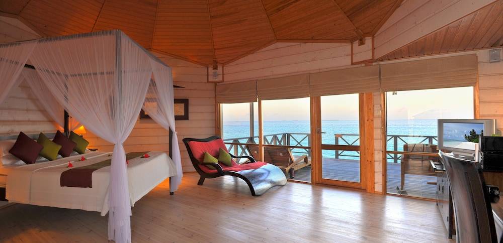 Komandoo Maldives Island Resort
