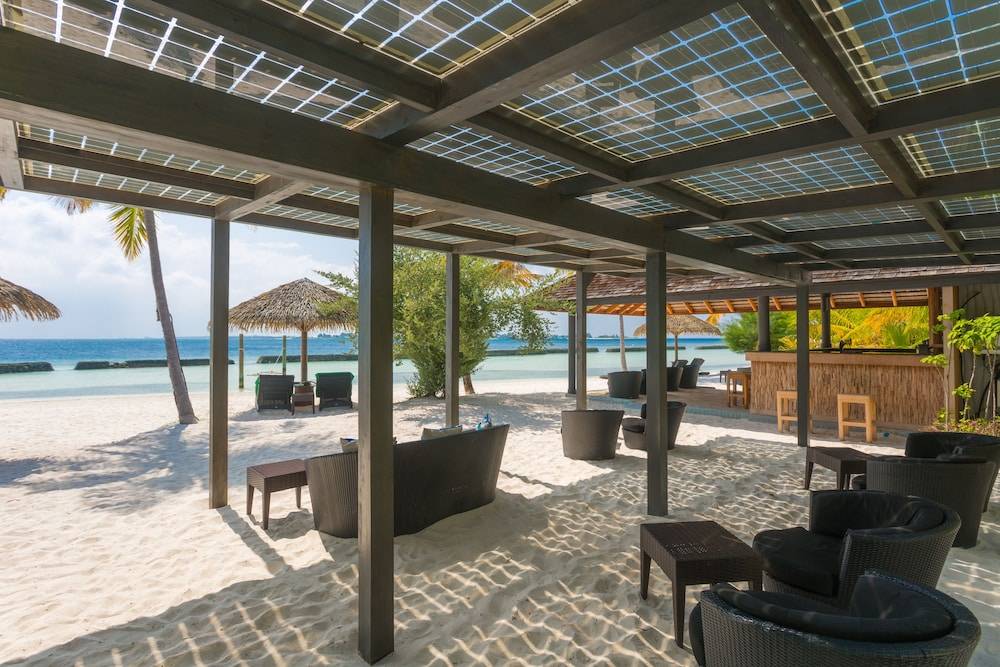 Komandoo Maldives Island Resort
