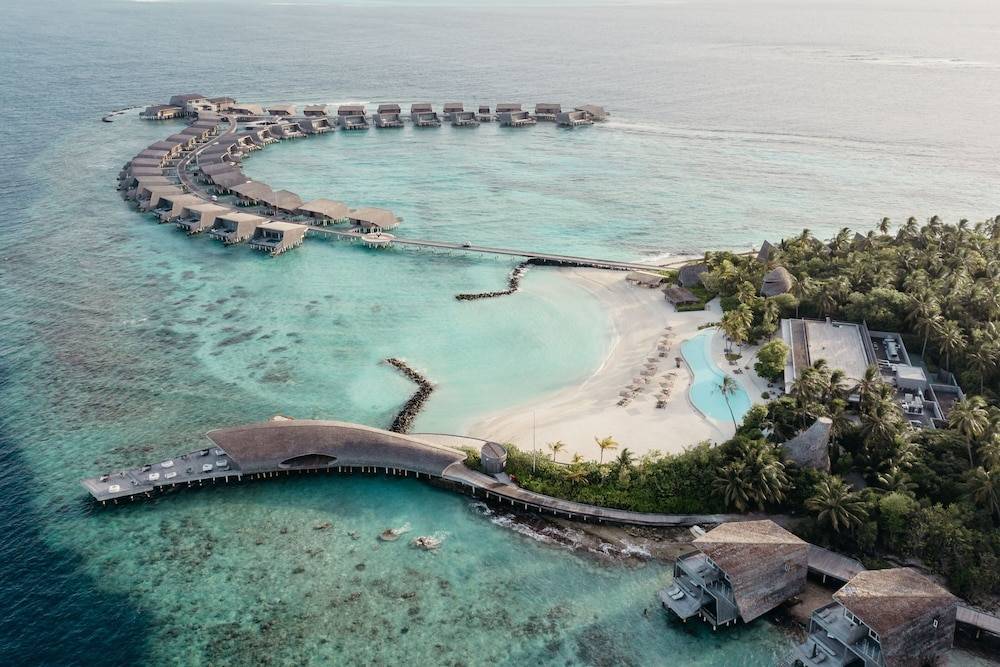 The St. Regis Maldives Vommuli Resort