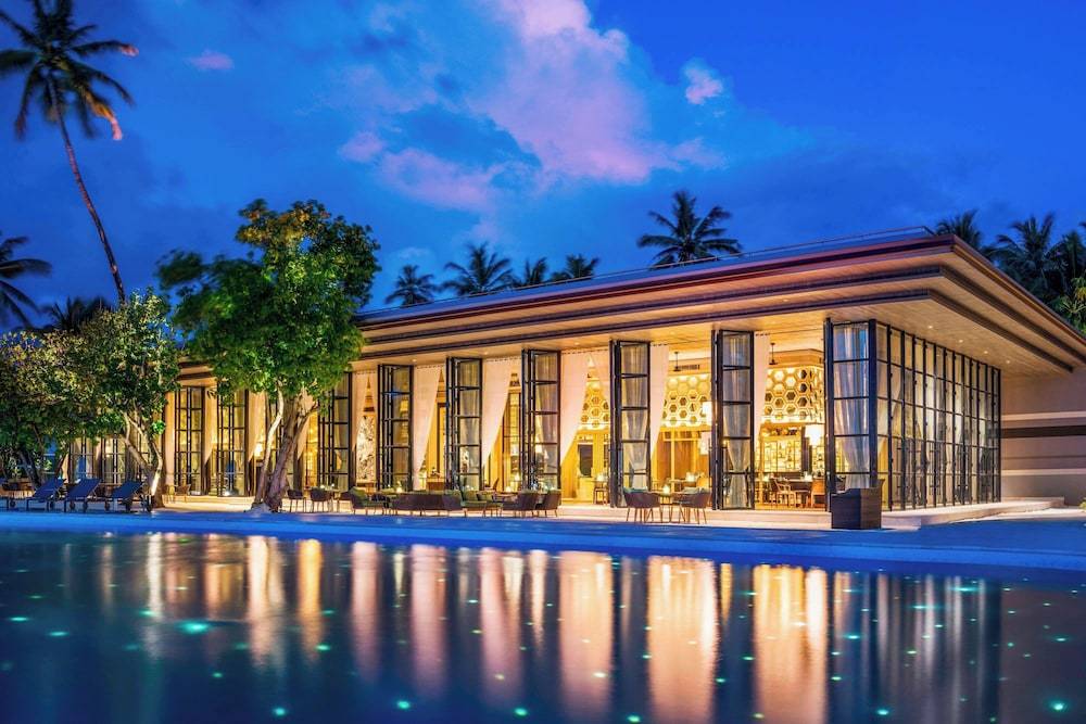 The St. Regis Maldives Vommuli Resort