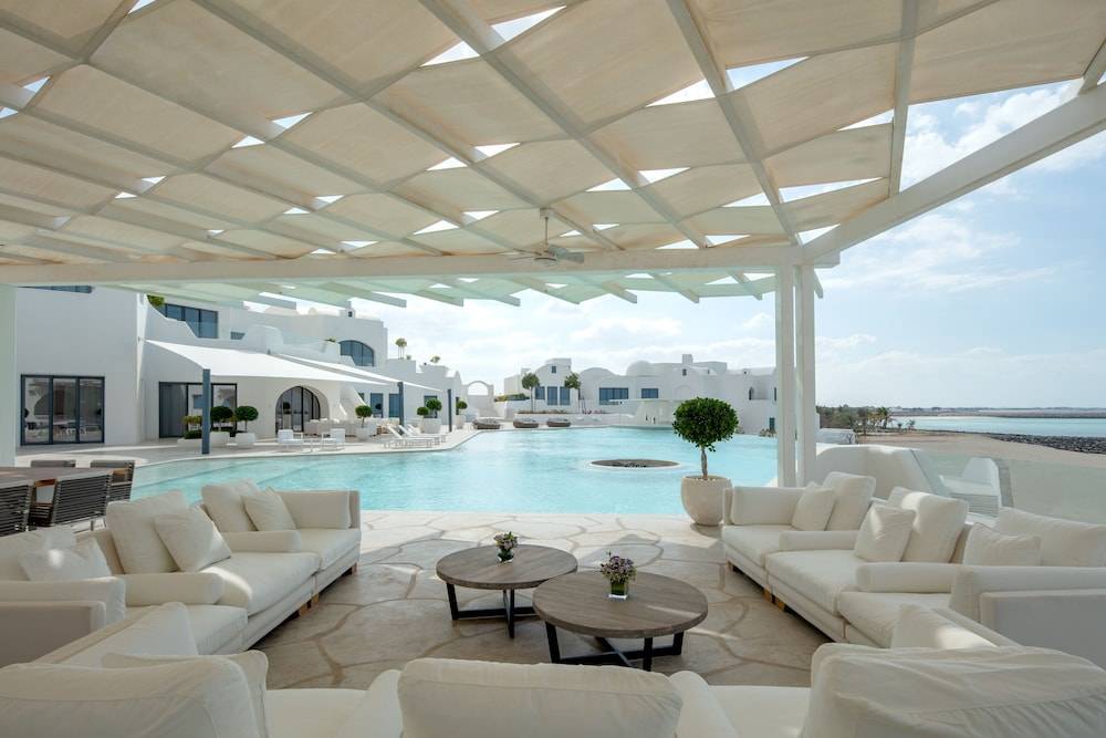 Anantara Santorini Abu Dhabi Retreat - Adults Only