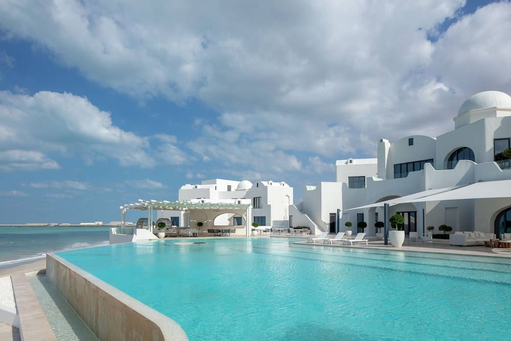 Anantara Santorini Abu Dhabi Retreat - Adults Only