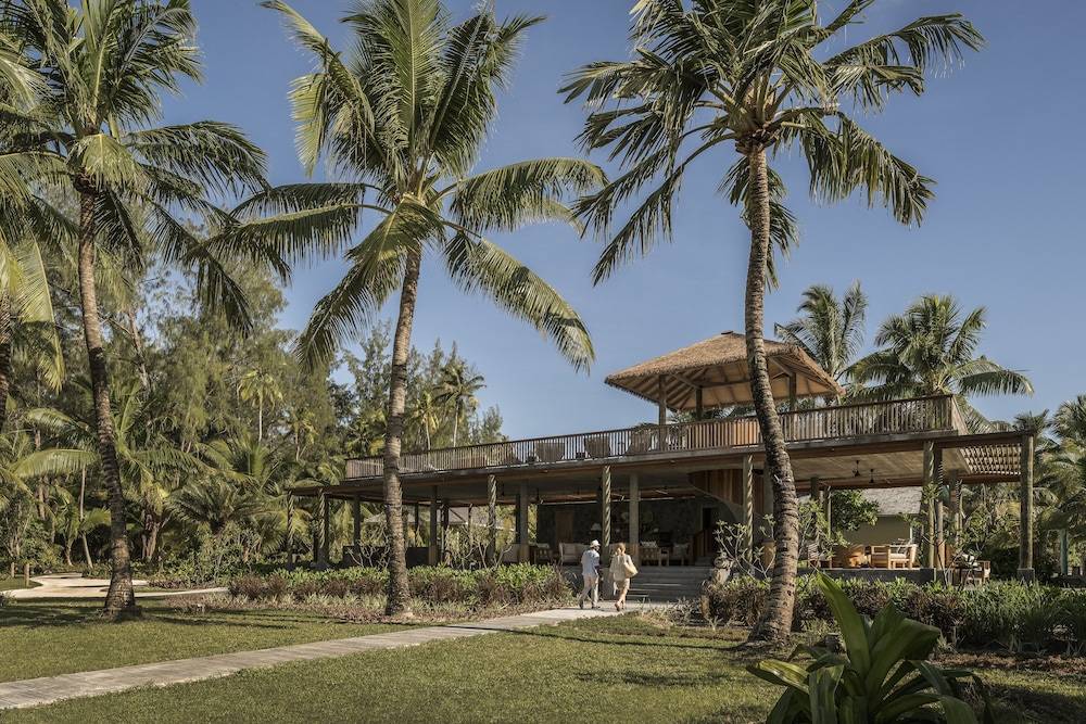 Four Seasons Resort Seychelles at Desroches Island