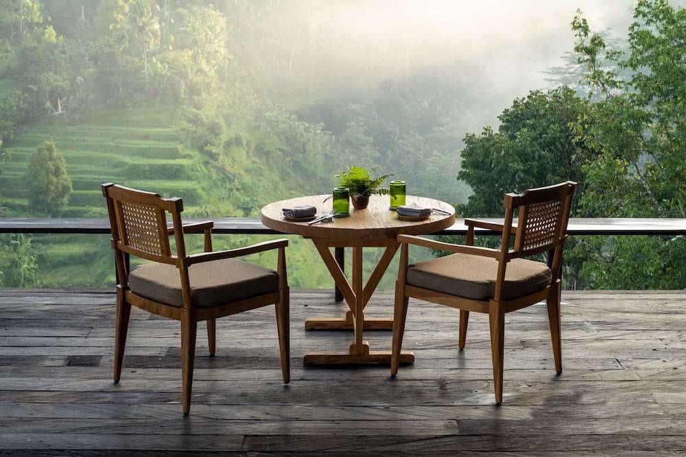 Buahan, A Banyan Tree Escape