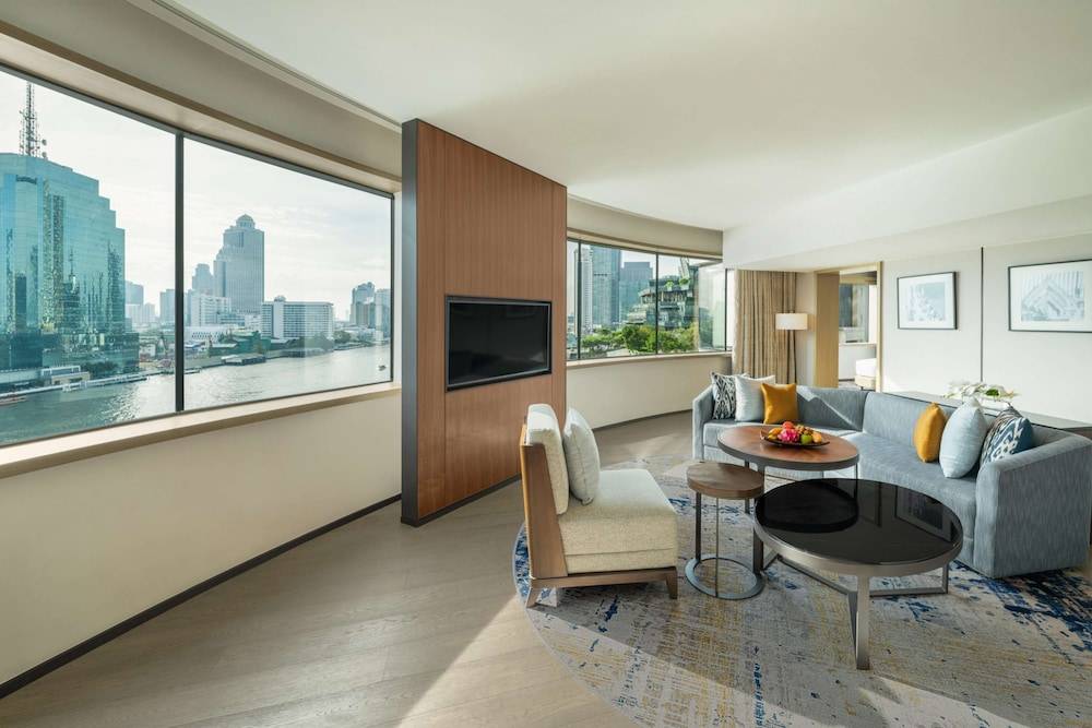 Millennium Hilton Bangkok Millennium Hilton Bangkok