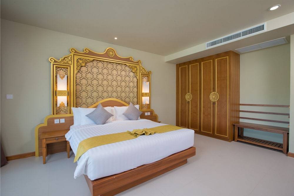 MAIKHAO PALM BEACH RESORT