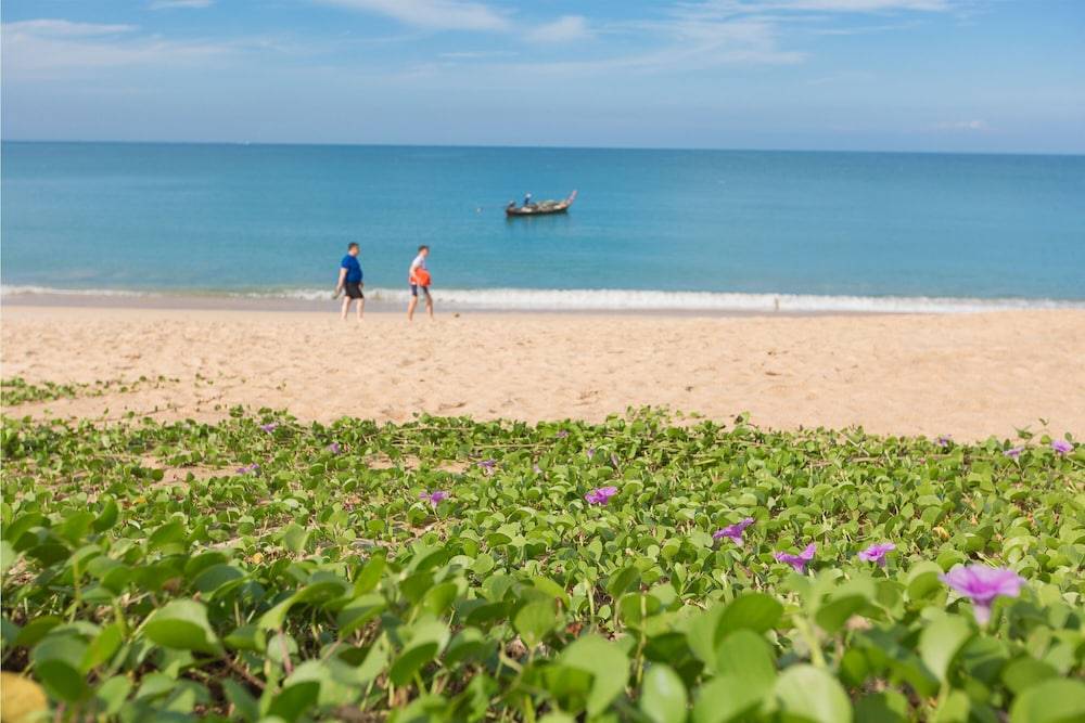 MAIKHAO PALM BEACH RESORT
