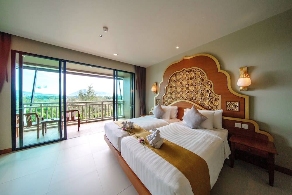 MAIKHAO PALM BEACH RESORT