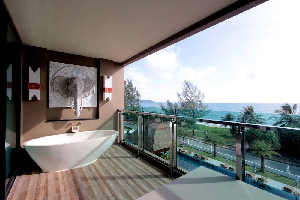 MAIKHAO PALM BEACH RESORT