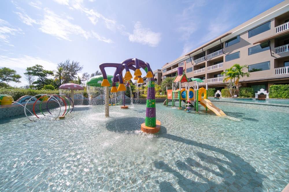 MAIKHAO PALM BEACH RESORT