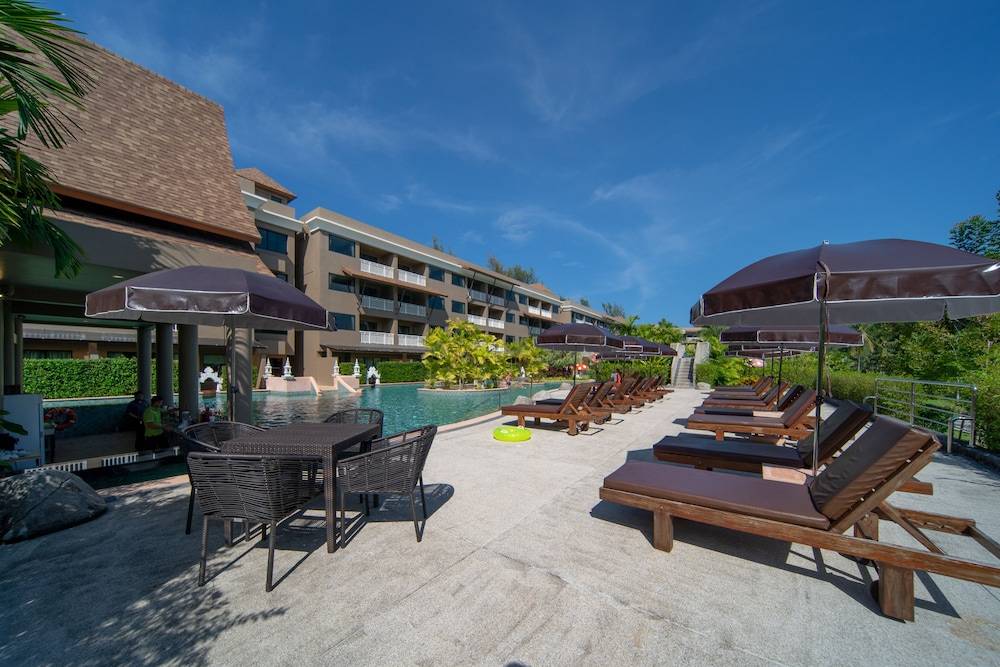 MAIKHAO PALM BEACH RESORT