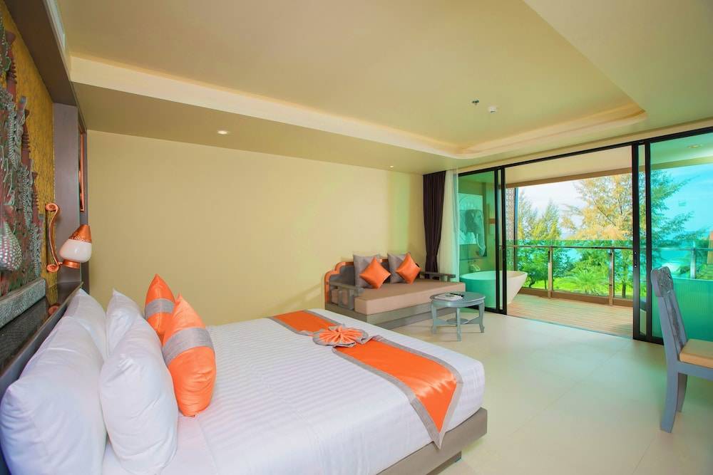 MAIKHAO PALM BEACH RESORT