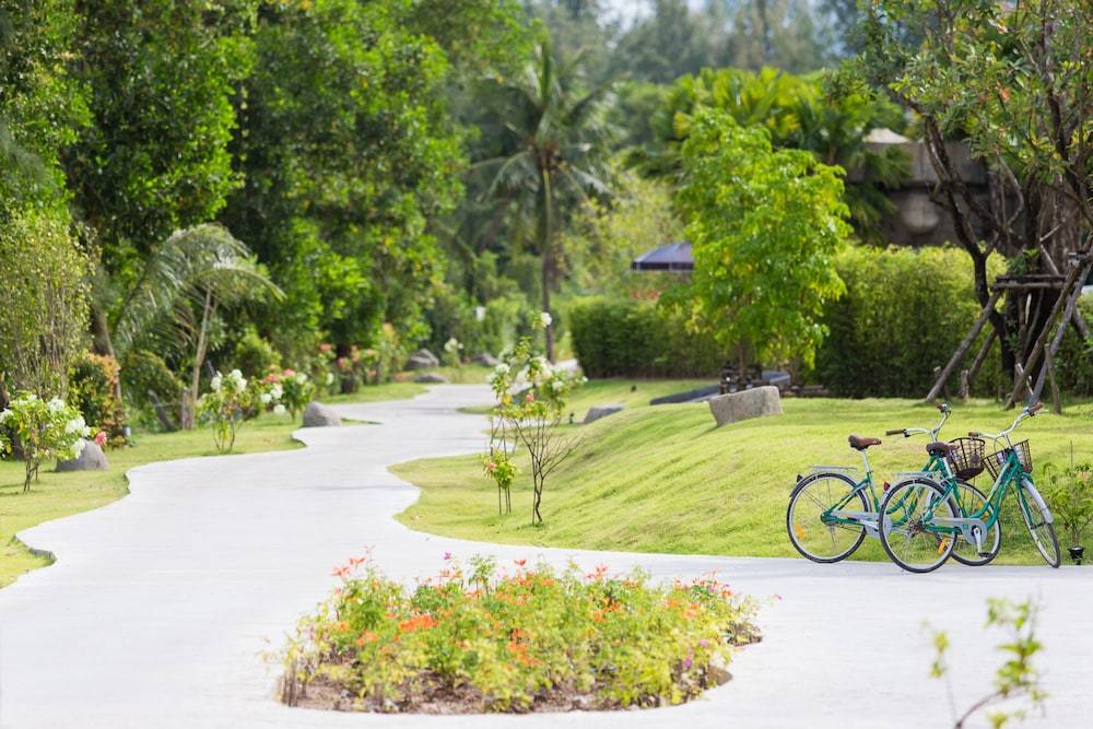 MAIKHAO PALM BEACH RESORT