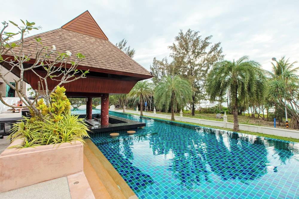 MAIKHAO PALM BEACH RESORT