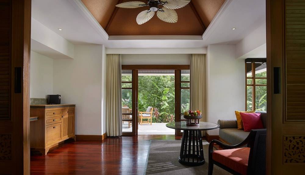 Santiburi Beach Resort & Spa