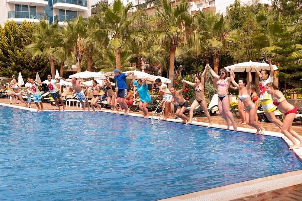 Concordia Celes Hotel