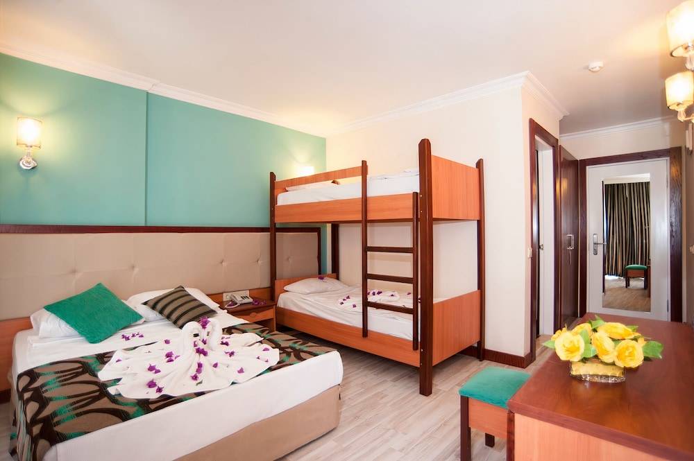 Concordia Celes Hotel