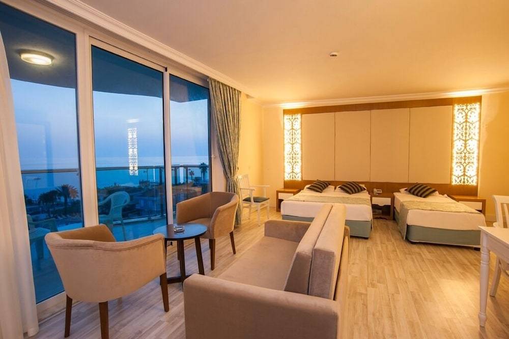 Concordia Celes Hotel