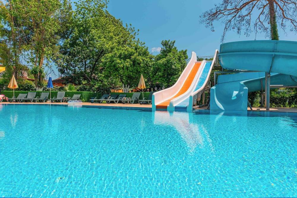 Belpoint Beach Hotel