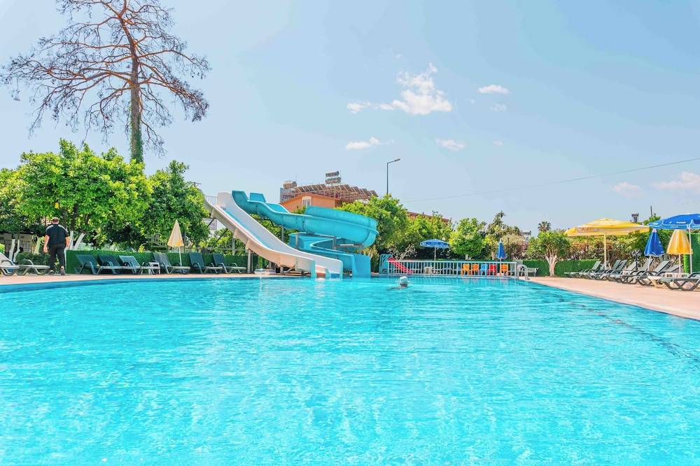 Belpoint Beach Hotel