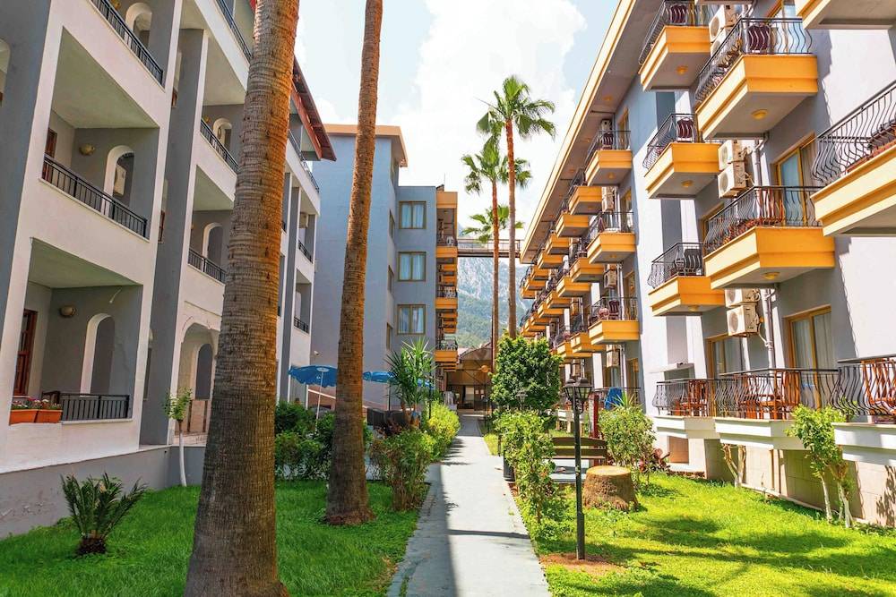 Belpoint Beach Hotel