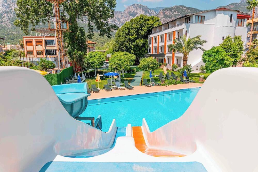 Belpoint Beach Hotel