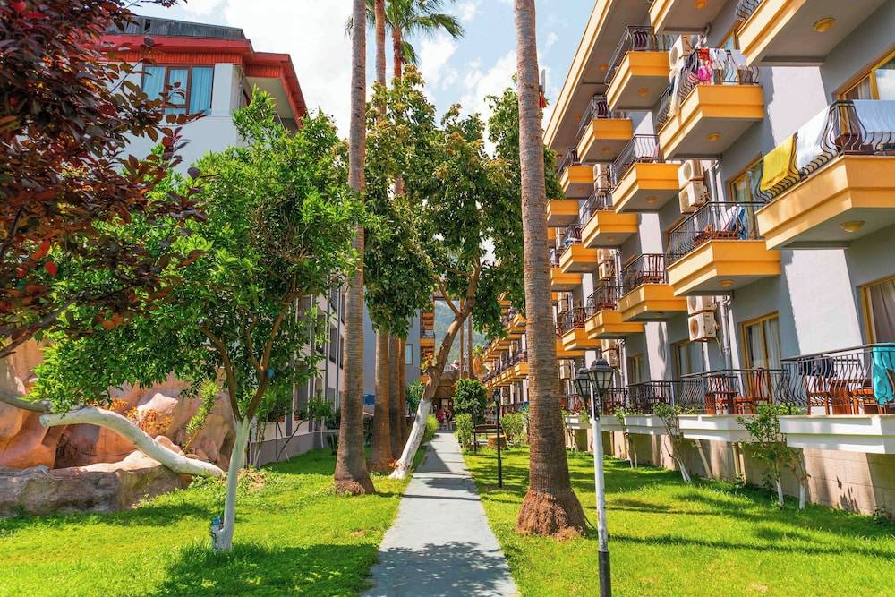 Belpoint Beach Hotel