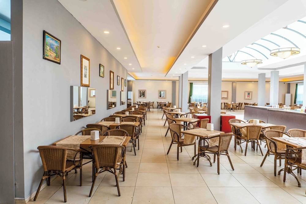 Belpoint Beach Hotel