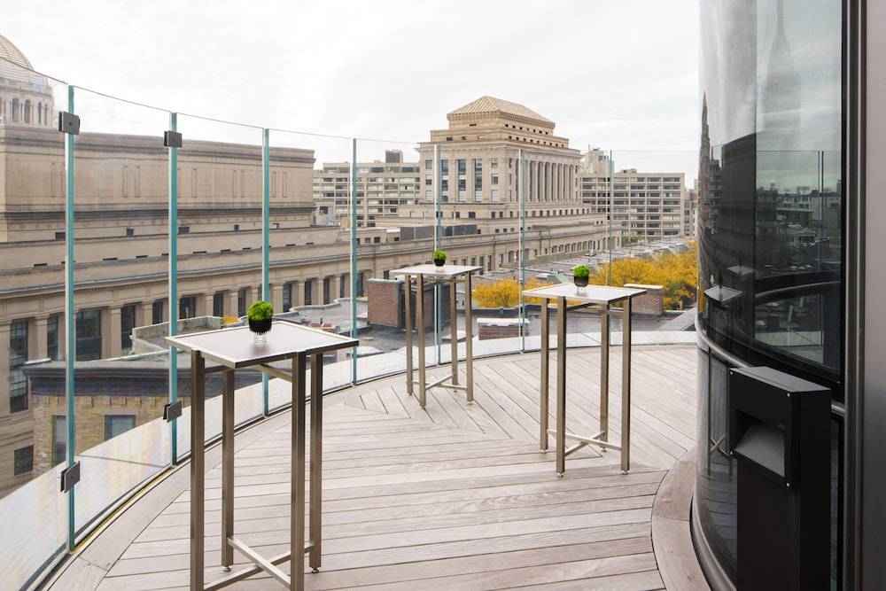 Four Seasons Hotel One Dalton Street, Boston