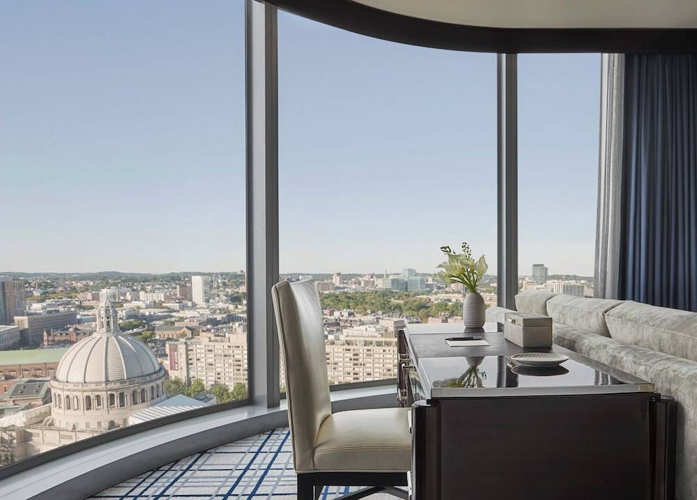 Four Seasons Hotel One Dalton Street, Boston