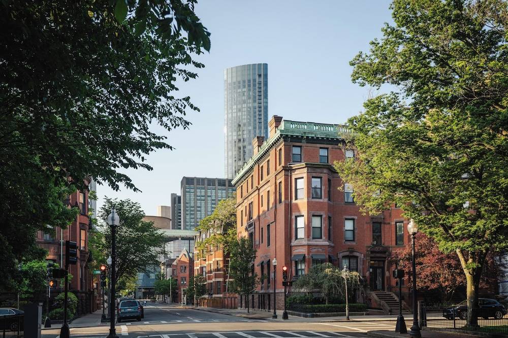 Four Seasons Hotel One Dalton Street, Boston