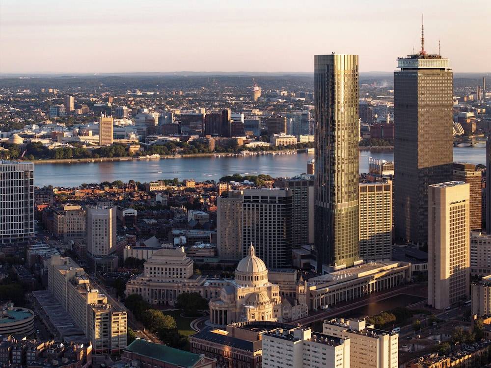 Four Seasons Hotel One Dalton Street, Boston