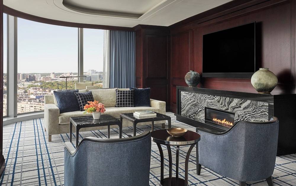 Four Seasons Hotel One Dalton Street, Boston