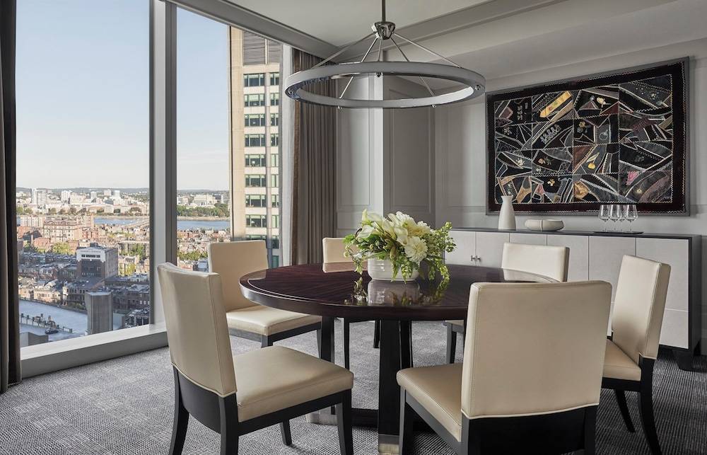 Four Seasons Hotel One Dalton Street, Boston