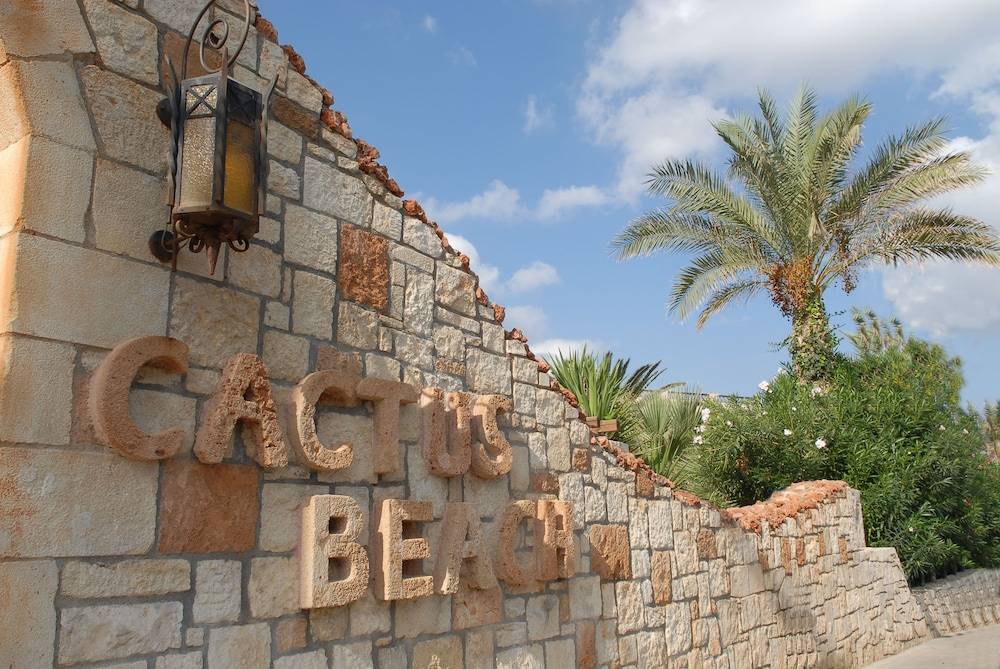 Cactus Beach Hotel