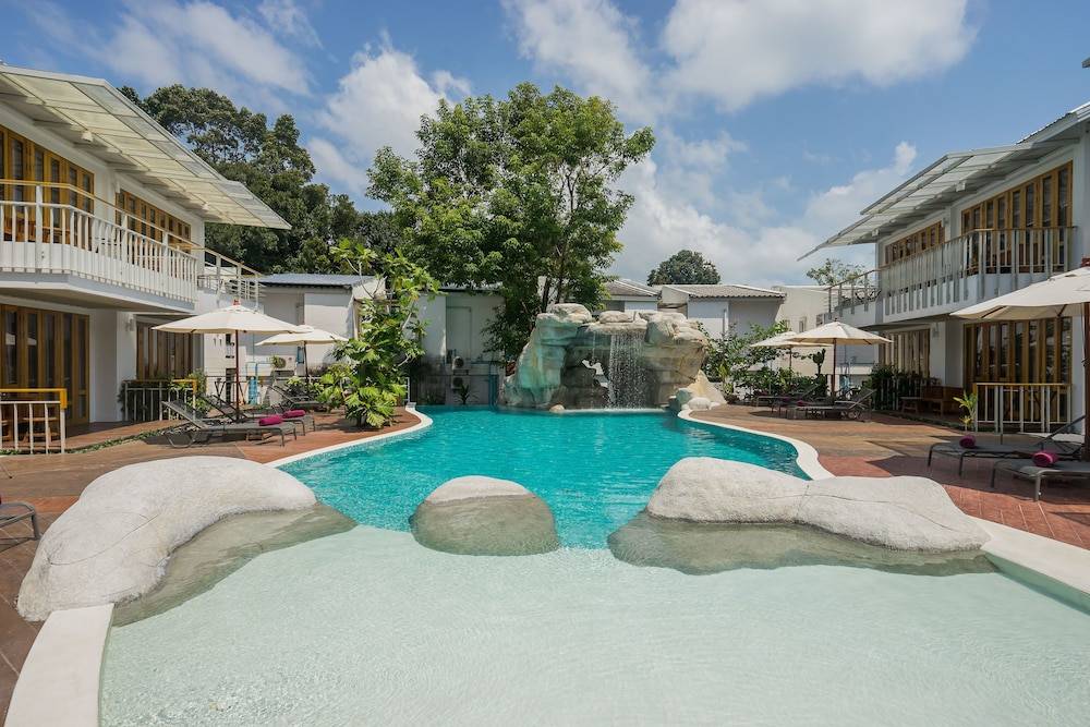 White Sand Samui Resort