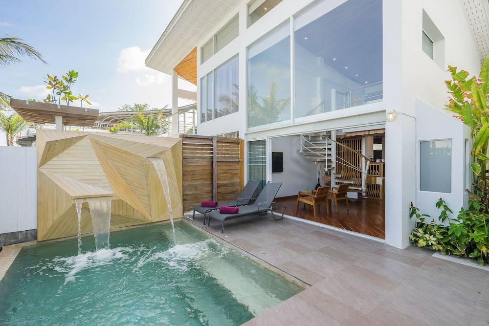 White Sand Samui Resort