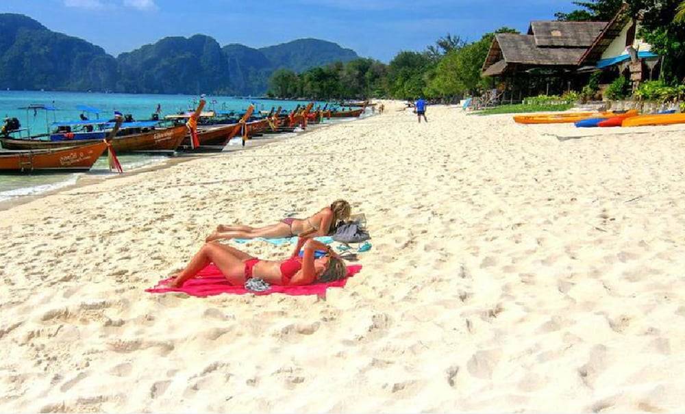 Phi Phi Long Beach Resort & Villa